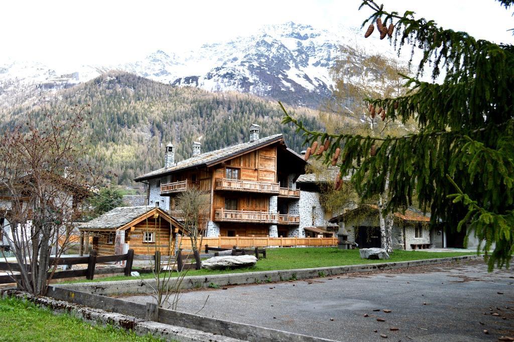 Hotel Chateau Blanc La Thuile Exterior foto